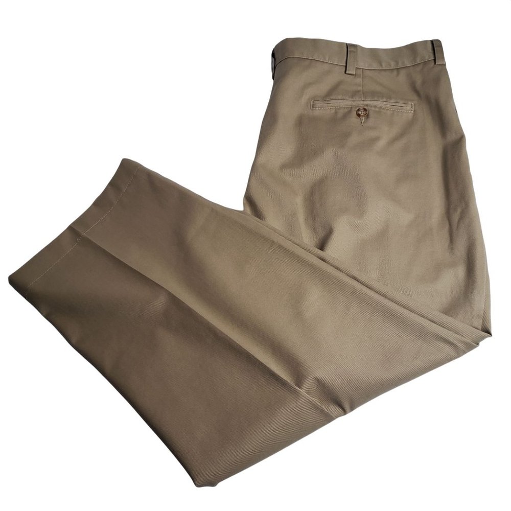 L.L. Bean Natural Fit Pleated Khaki Pants Men's 40x29 Brown